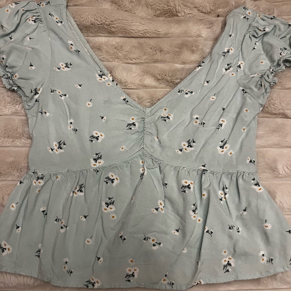 Hollister Green and White Flutter Sleeve Crop Top with Ruffled Peplum